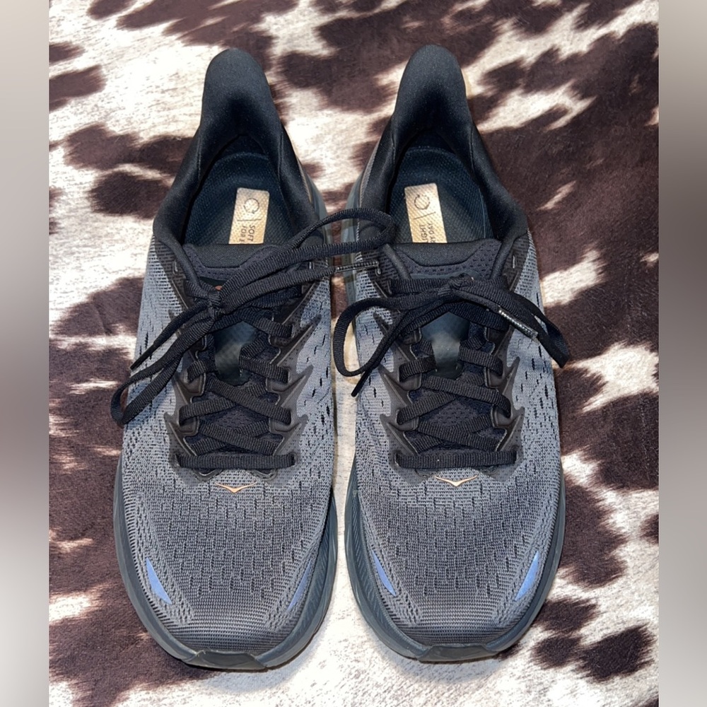 Hoka Clifton 8 size 8.5 women’s